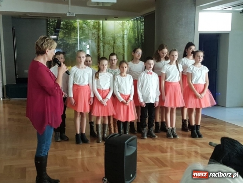 Zdjęcie w galerii na portalu naszraciborz.pl: Perła nie zapomina o samotnych  wiadomości z regionu