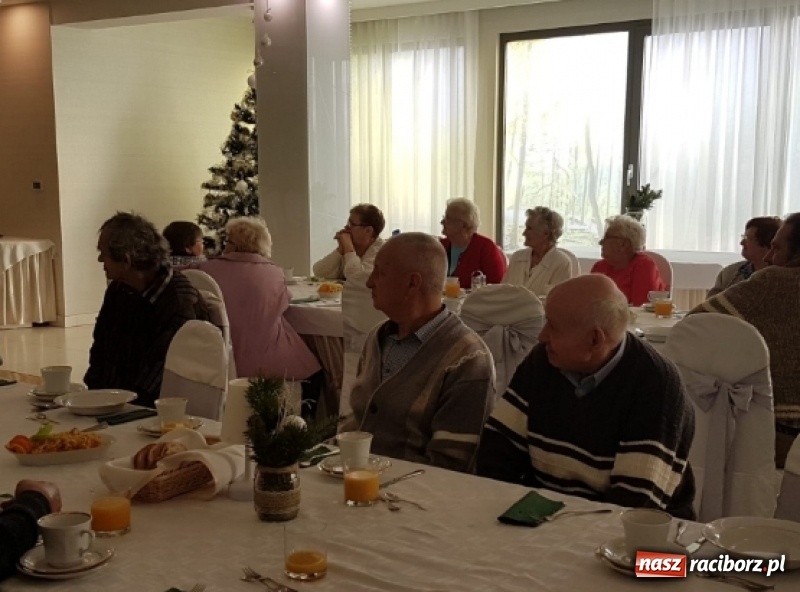 Zdjęcie w galerii na portalu naszraciborz.pl: Perła nie zapomina o samotnych  wiadomości z regionu