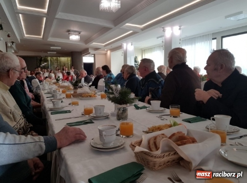 Zdjęcie w galerii na portalu naszraciborz.pl: Perła nie zapomina o samotnych  wiadomości z regionu