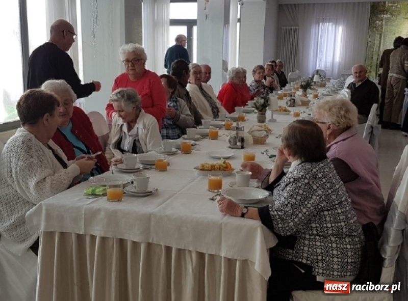 Zdjęcie w galerii na portalu naszraciborz.pl: Perła nie zapomina o samotnych  wiadomości z regionu