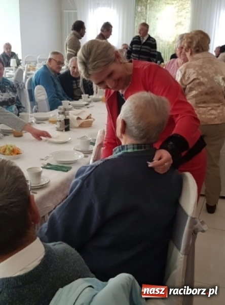 Zdjęcie w galerii na portalu naszraciborz.pl: Perła nie zapomina o samotnych  wiadomości z regionu