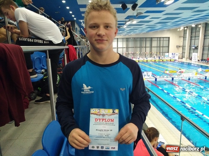 Zdjęcie w galerii na portalu naszraciborz.pl: Cztery medale jak świąteczne prezenty od pływaków  wiadomości z regionu
