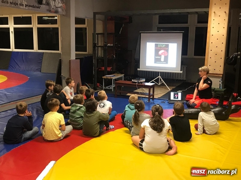 Zdjęcie w galerii na portalu naszraciborz.pl: Łamator zakończył i podsumował akcję profilaktyczną wiadomości z regionu