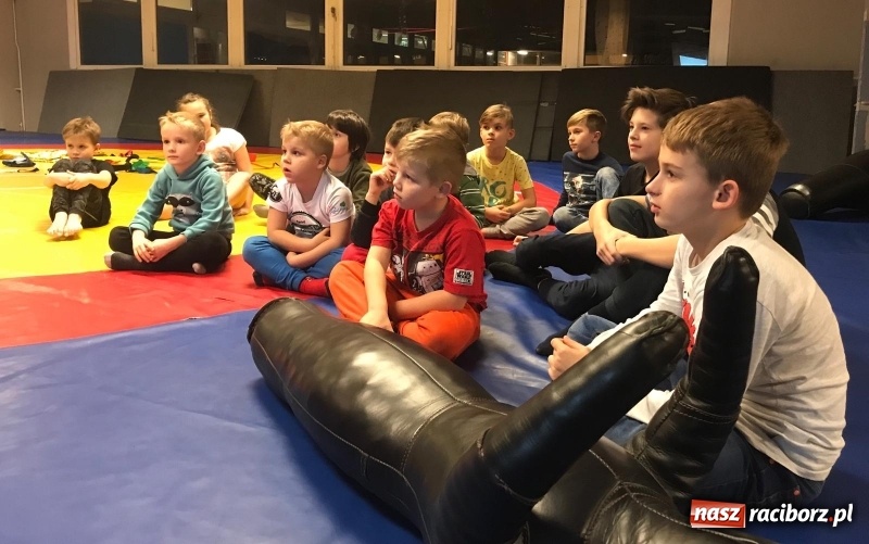 Zdjęcie w galerii na portalu naszraciborz.pl: Łamator zakończył i podsumował akcję profilaktyczną wiadomości z regionu