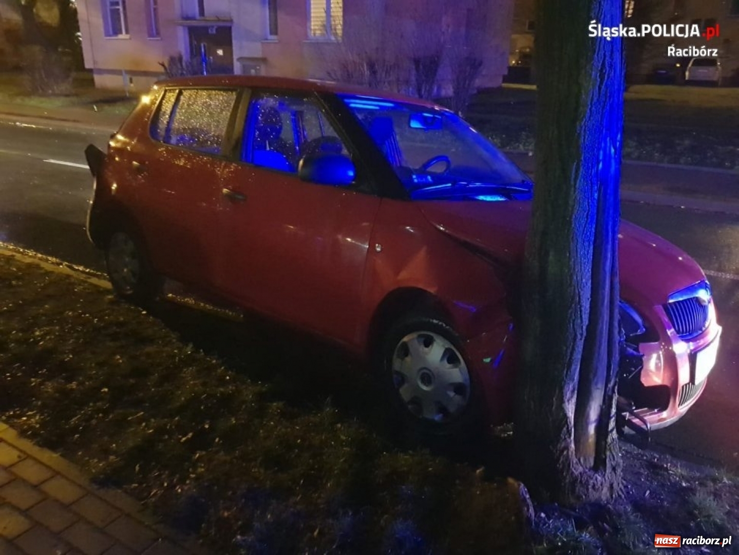 Zdjęcie w galerii na portalu naszraciborz.pl: Pijany kierowca chciał przekupić raciborskich policjantów wiadomości z regionu