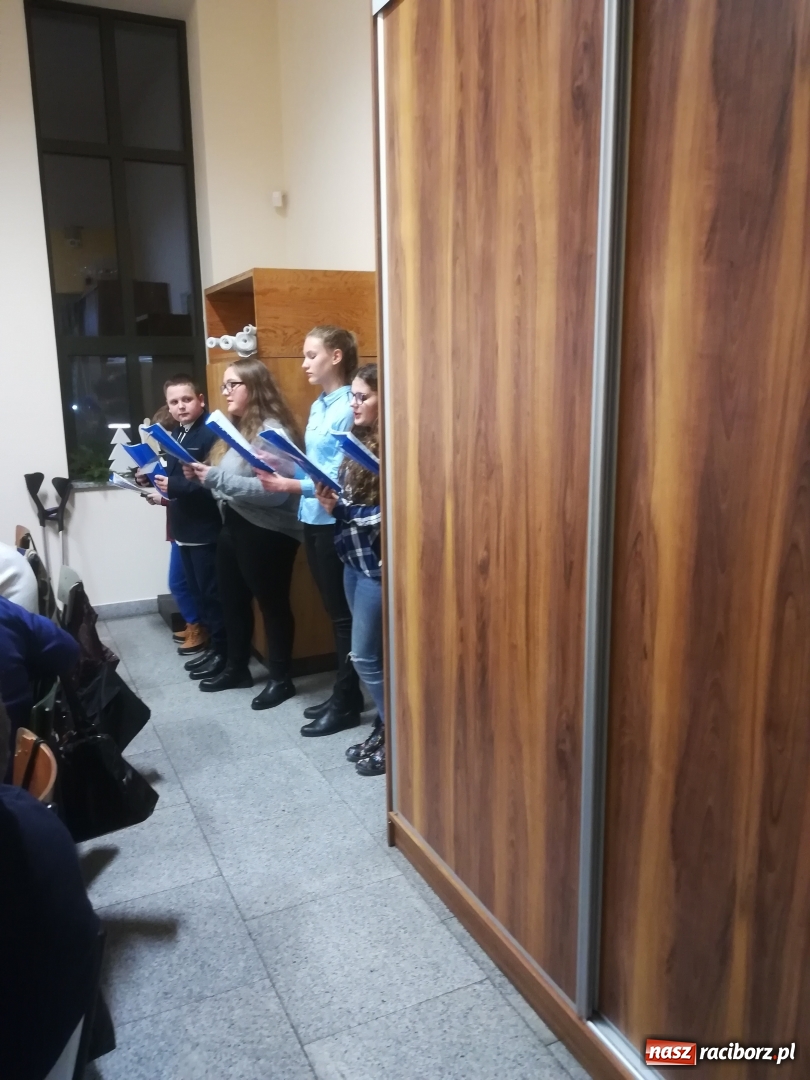 Zdjęcie w galerii na portalu naszraciborz.pl: Starsi i samotni na Wigilijce w Rudach  wiadomości z regionu