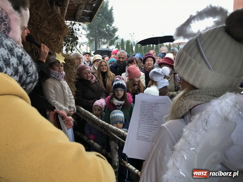 Zdjęcie w galerii na portalu naszraciborz.pl: Parafia Racibórz Brzezie zaprasza do kolędowania przy żywej stajence FOTO i WIDEO wiadomości z regionu