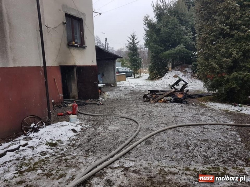 Zdjęcie w galerii na portalu naszraciborz.pl: Pożar w Górkach Ślaskich, dwa zderzenia na Kozielskiej, zagrożenie czadem  wiadomości z regionu
