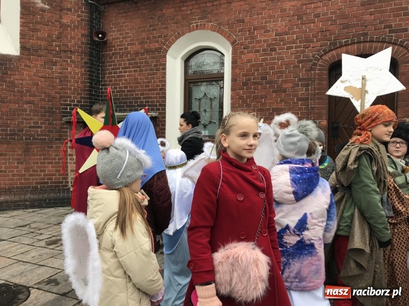 Zdjęcie w galerii na portalu naszraciborz.pl: Dziś rozesłano kolędników misyjnych 2018 FOTO i WIDEO wiadomości z regionu