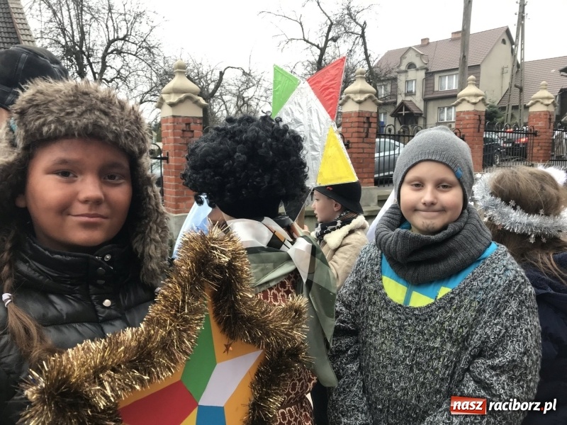Zdjęcie w galerii na portalu naszraciborz.pl: Dziś rozesłano kolędników misyjnych 2018 FOTO i WIDEO wiadomości z regionu