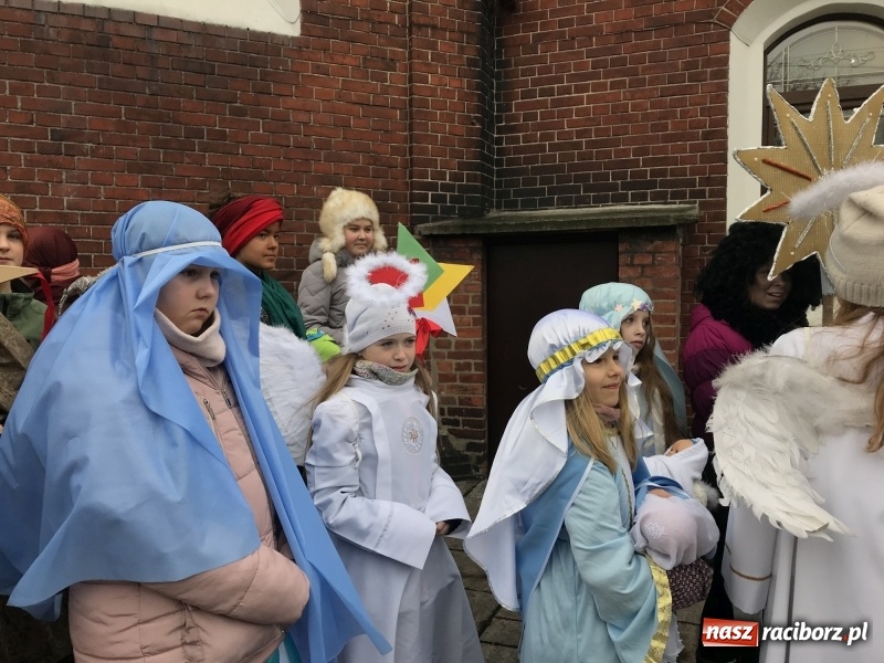 Zdjęcie w galerii na portalu naszraciborz.pl: Dziś rozesłano kolędników misyjnych 2018 FOTO i WIDEO wiadomości z regionu