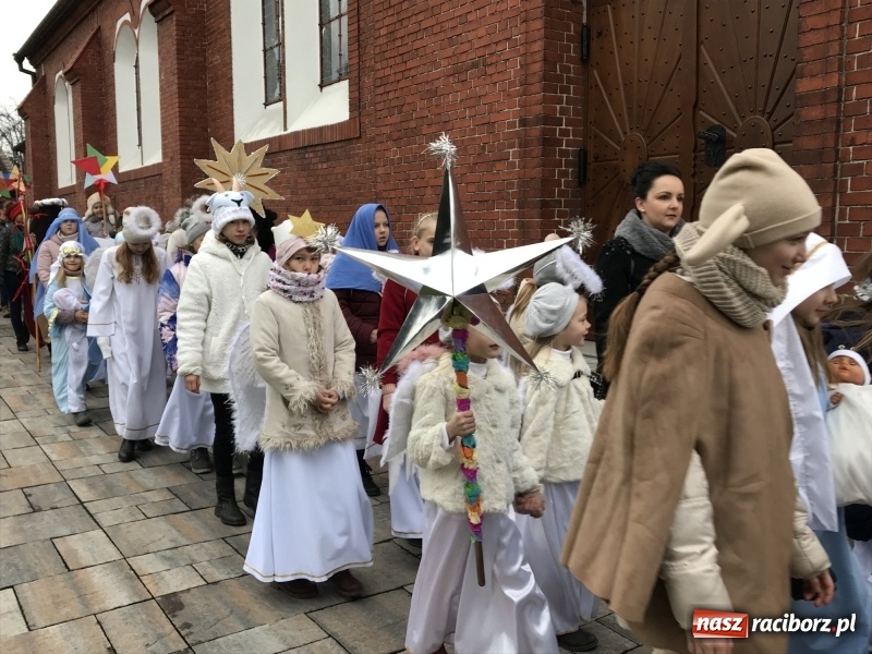 Zdjęcie w galerii na portalu naszraciborz.pl: Dziś rozesłano kolędników misyjnych 2018 FOTO i WIDEO wiadomości z regionu