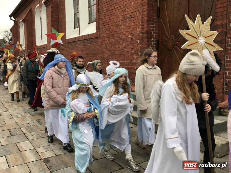 Zdjęcie w galerii na portalu naszraciborz.pl: Dziś rozesłano kolędników misyjnych 2018 FOTO i WIDEO wiadomości z regionu