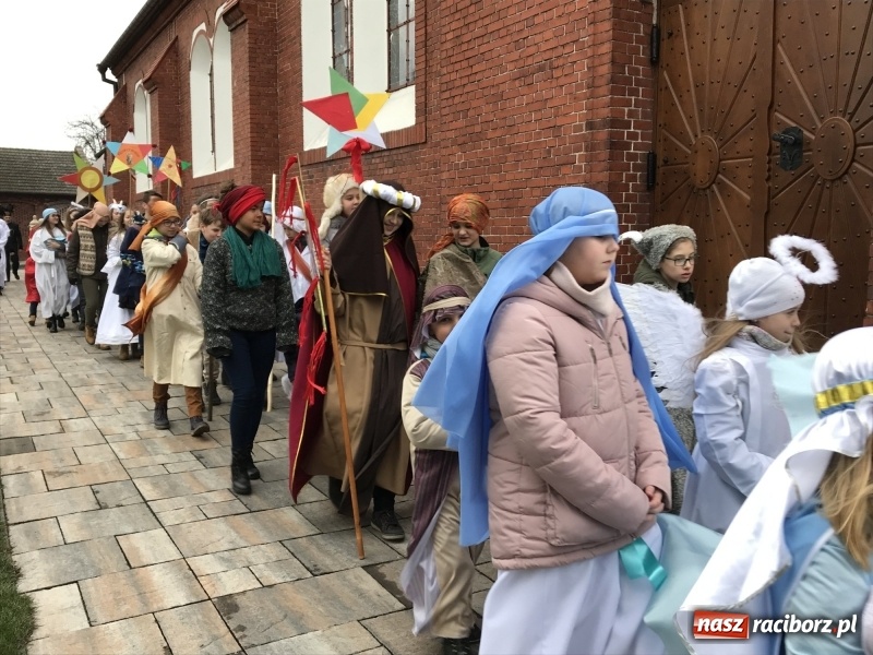 Zdjęcie w galerii na portalu naszraciborz.pl: Dziś rozesłano kolędników misyjnych 2018 FOTO i WIDEO wiadomości z regionu