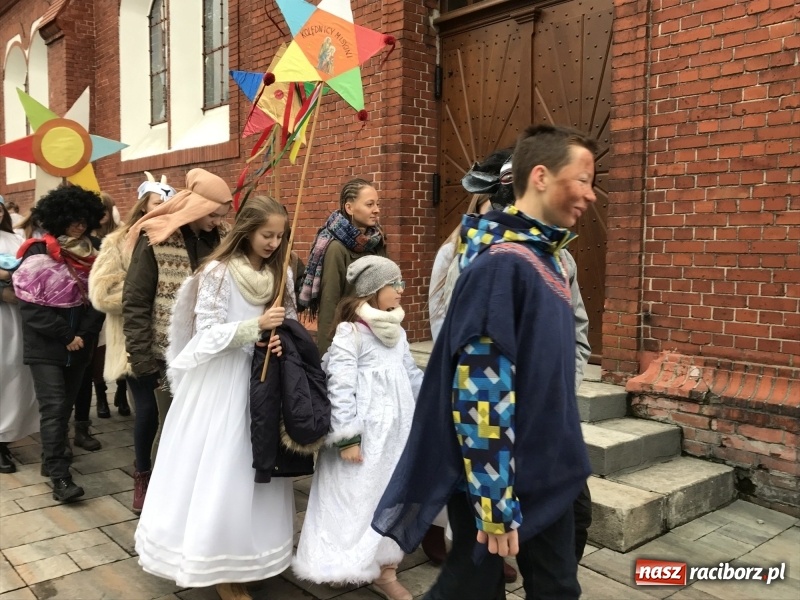 Zdjęcie w galerii na portalu naszraciborz.pl: Dziś rozesłano kolędników misyjnych 2018 FOTO i WIDEO wiadomości z regionu