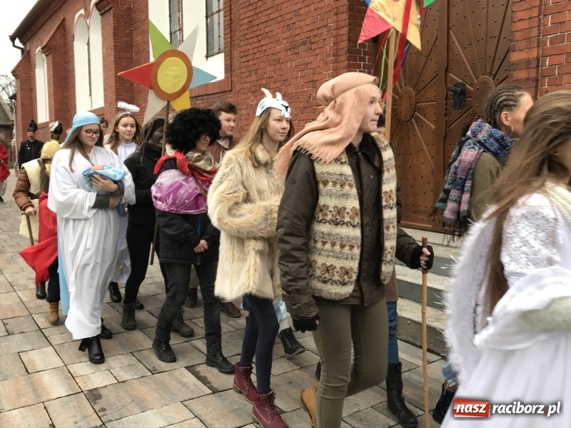 Zdjęcie w galerii na portalu naszraciborz.pl: Dziś rozesłano kolędników misyjnych 2018 FOTO i WIDEO wiadomości z regionu