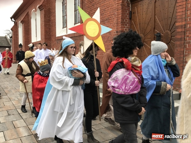 Zdjęcie w galerii na portalu naszraciborz.pl: Dziś rozesłano kolędników misyjnych 2018 FOTO i WIDEO wiadomości z regionu