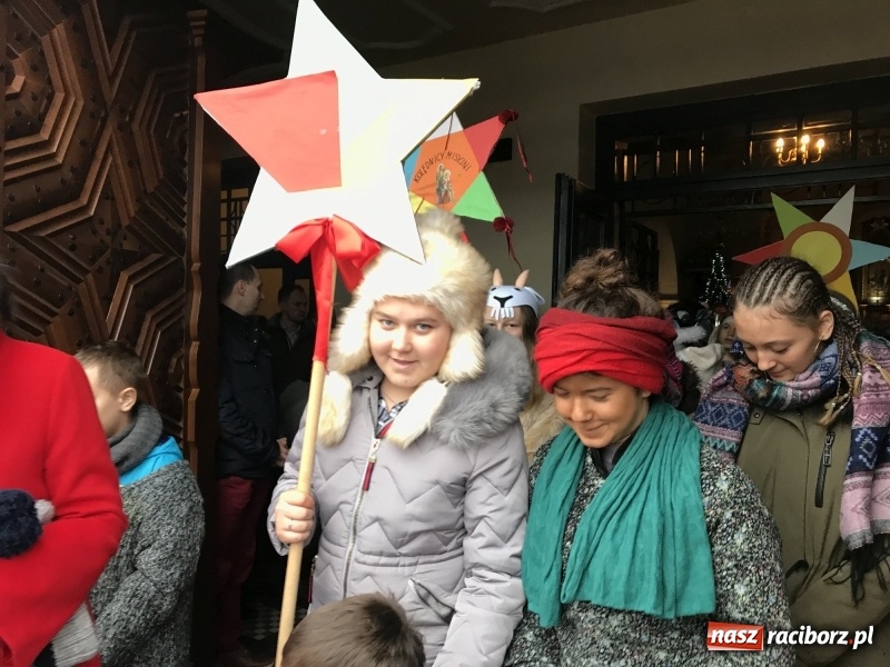 Zdjęcie w galerii na portalu naszraciborz.pl: Dziś rozesłano kolędników misyjnych 2018 FOTO i WIDEO wiadomości z regionu