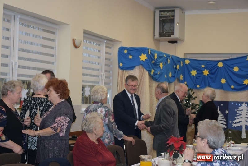 Zdjęcie w galerii na portalu naszraciborz.pl: Gdy pierwsza gwiazdka na niebie zabłyśnie...  wiadomości z regionu