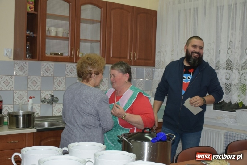 Zdjęcie w galerii na portalu naszraciborz.pl: Gdy pierwsza gwiazdka na niebie zabłyśnie...  wiadomości z regionu