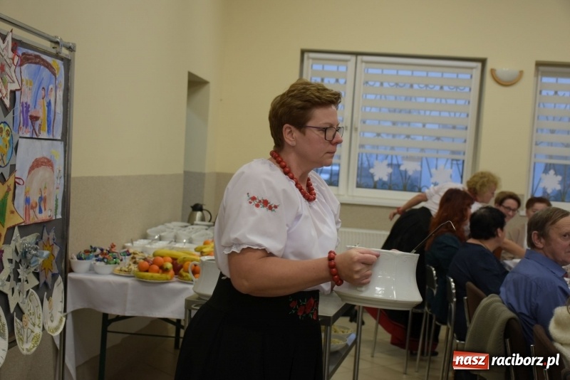 Zdjęcie w galerii na portalu naszraciborz.pl: Gdy pierwsza gwiazdka na niebie zabłyśnie...  wiadomości z regionu