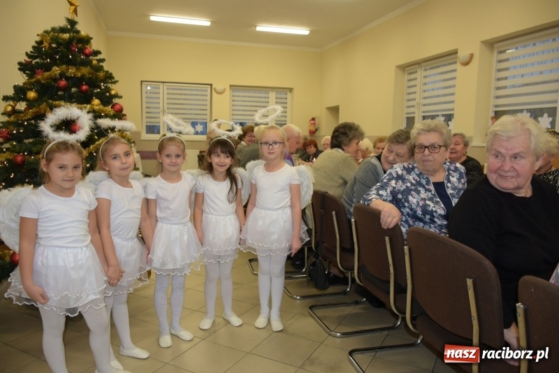 Zdjęcie w galerii na portalu naszraciborz.pl: Gdy pierwsza gwiazdka na niebie zabłyśnie...  wiadomości z regionu