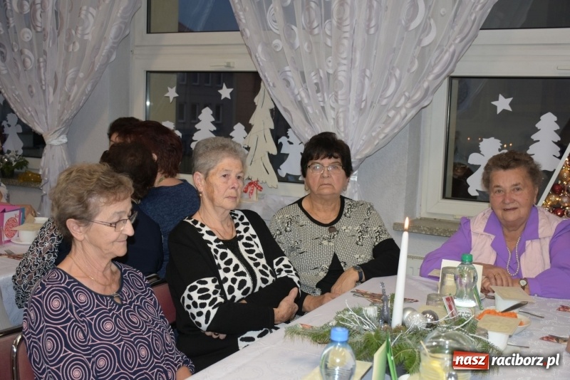 Zdjęcie w galerii na portalu naszraciborz.pl: Gdy pierwsza gwiazdka na niebie zabłyśnie...  wiadomości z regionu