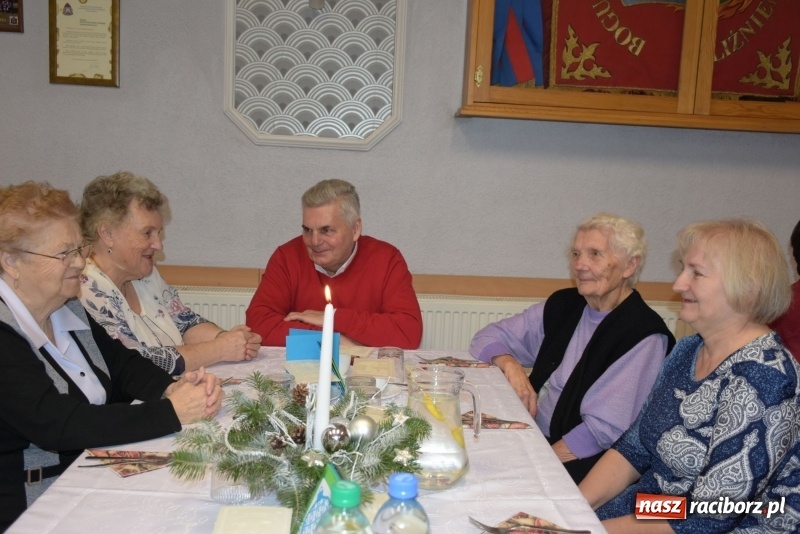 Zdjęcie w galerii na portalu naszraciborz.pl: Gdy pierwsza gwiazdka na niebie zabłyśnie...  wiadomości z regionu