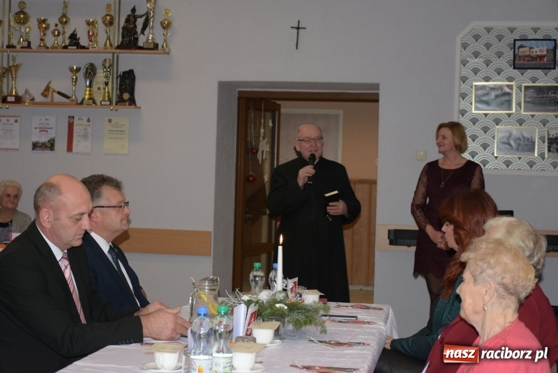 Zdjęcie w galerii na portalu naszraciborz.pl: Gdy pierwsza gwiazdka na niebie zabłyśnie...  wiadomości z regionu