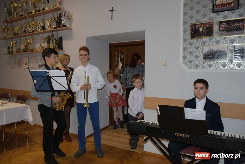 Zdjęcie w galerii na portalu naszraciborz.pl: Gdy pierwsza gwiazdka na niebie zabłyśnie...  wiadomości z regionu