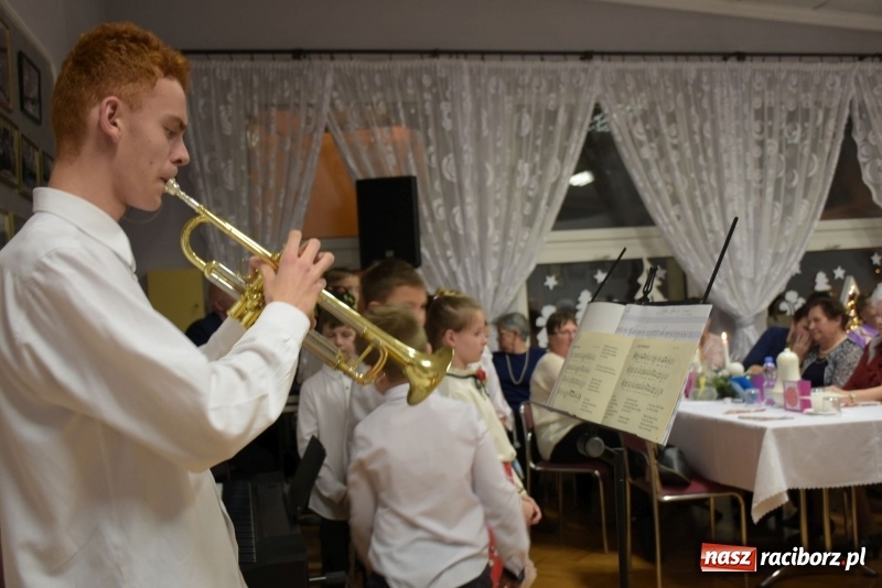 Zdjęcie w galerii na portalu naszraciborz.pl: Gdy pierwsza gwiazdka na niebie zabłyśnie...  wiadomości z regionu