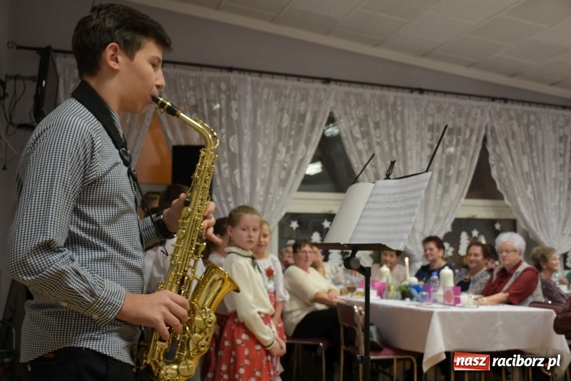 Zdjęcie w galerii na portalu naszraciborz.pl: Gdy pierwsza gwiazdka na niebie zabłyśnie...  wiadomości z regionu