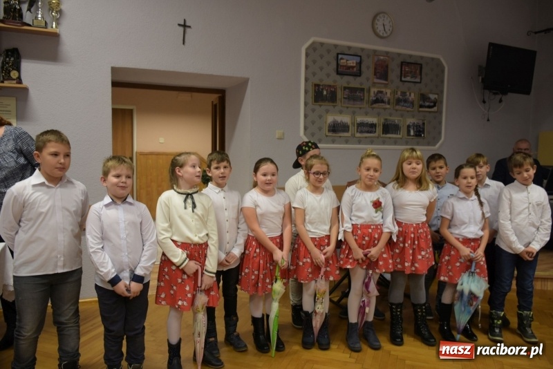 Zdjęcie w galerii na portalu naszraciborz.pl: Gdy pierwsza gwiazdka na niebie zabłyśnie...  wiadomości z regionu