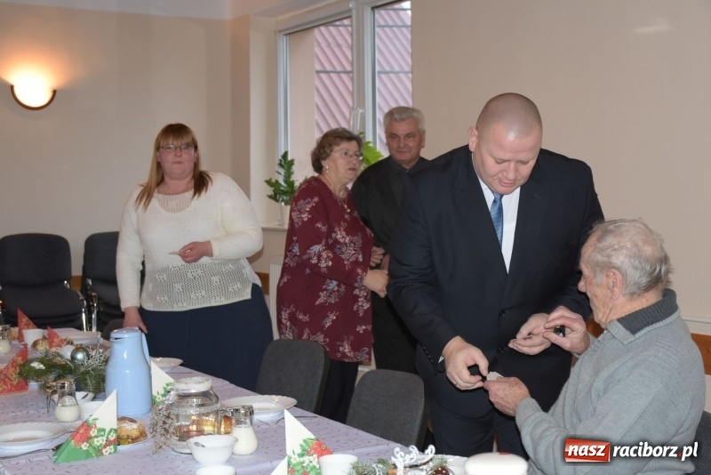 Zdjęcie w galerii na portalu naszraciborz.pl: Gdy pierwsza gwiazdka na niebie zabłyśnie...  wiadomości z regionu