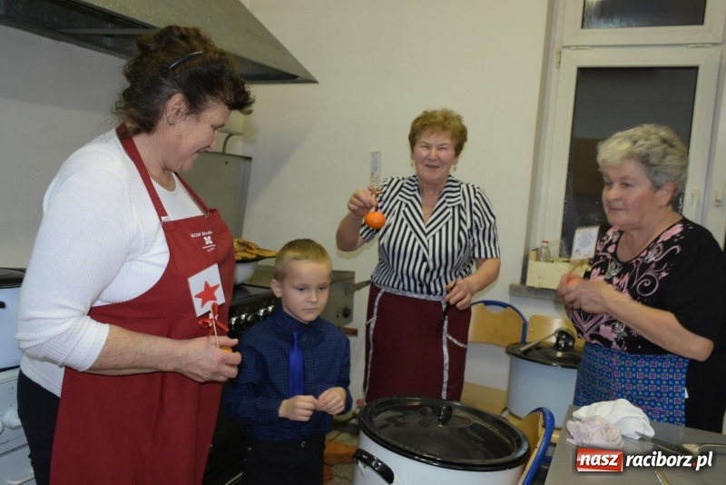 Zdjęcie w galerii na portalu naszraciborz.pl: Gdy pierwsza gwiazdka na niebie zabłyśnie...  wiadomości z regionu
