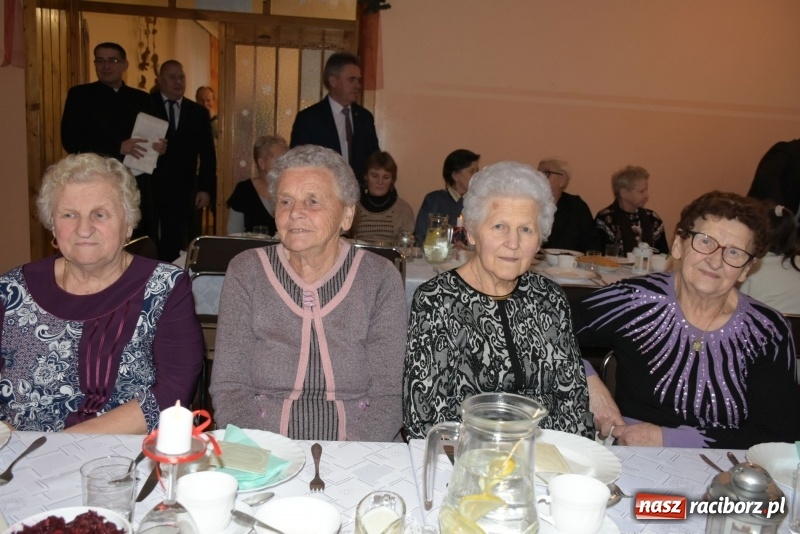 Zdjęcie w galerii na portalu naszraciborz.pl: Gdy pierwsza gwiazdka na niebie zabłyśnie...  wiadomości z regionu