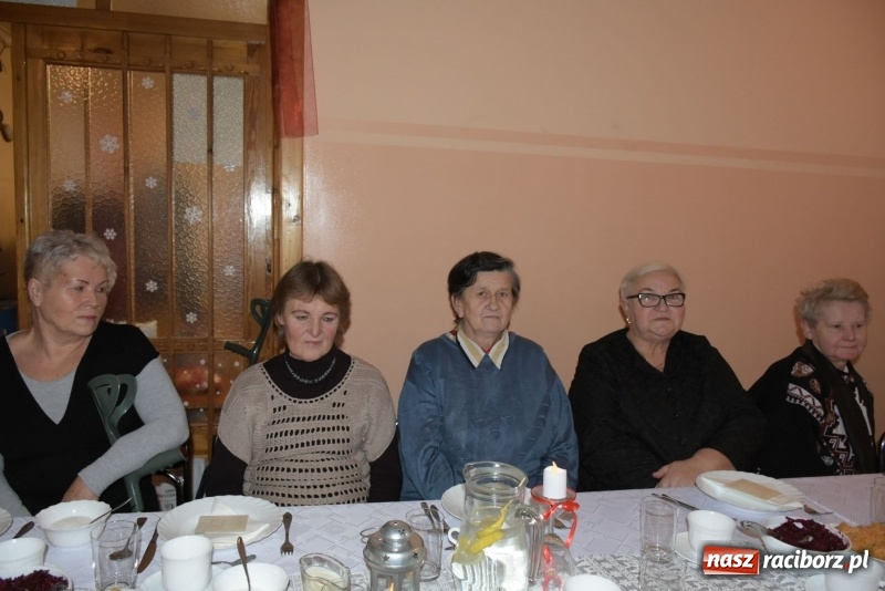 Zdjęcie w galerii na portalu naszraciborz.pl: Gdy pierwsza gwiazdka na niebie zabłyśnie...  wiadomości z regionu