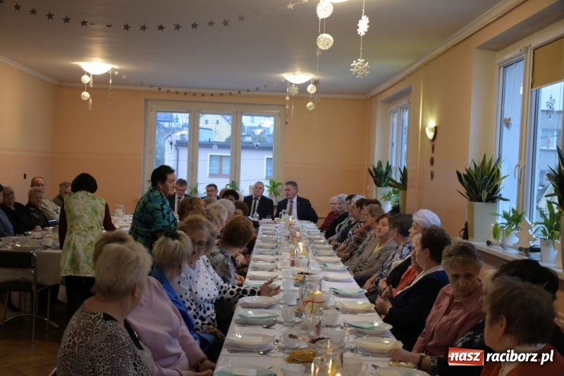 Zdjęcie w galerii na portalu naszraciborz.pl: Gdy pierwsza gwiazdka na niebie zabłyśnie...  wiadomości z regionu