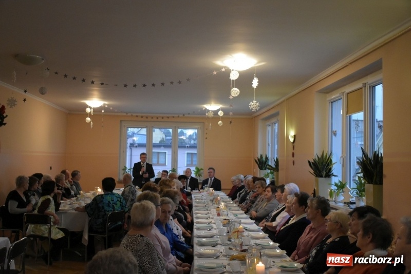 Zdjęcie w galerii na portalu naszraciborz.pl: Gdy pierwsza gwiazdka na niebie zabłyśnie...  wiadomości z regionu