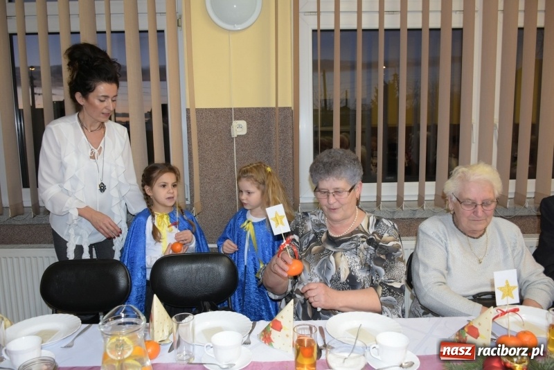 Zdjęcie w galerii na portalu naszraciborz.pl: Gdy pierwsza gwiazdka na niebie zabłyśnie...  wiadomości z regionu