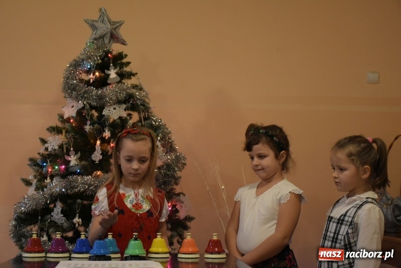 Zdjęcie w galerii na portalu naszraciborz.pl: Gdy pierwsza gwiazdka na niebie zabłyśnie...  wiadomości z regionu