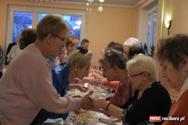 Zdjęcie w galerii na portalu naszraciborz.pl: Gdy pierwsza gwiazdka na niebie zabłyśnie...  wiadomości z regionu