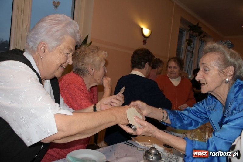 Zdjęcie w galerii na portalu naszraciborz.pl: Gdy pierwsza gwiazdka na niebie zabłyśnie...  wiadomości z regionu