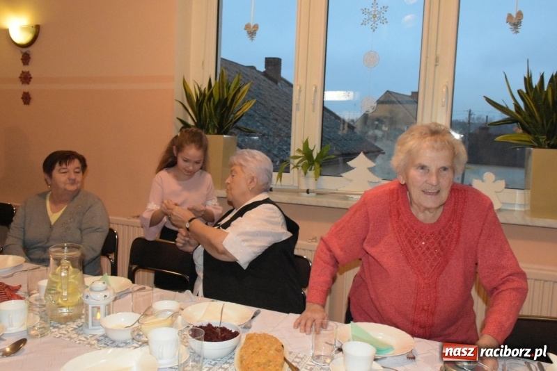 Zdjęcie w galerii na portalu naszraciborz.pl: Gdy pierwsza gwiazdka na niebie zabłyśnie...  wiadomości z regionu