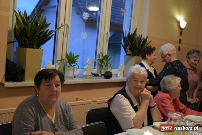 Zdjęcie w galerii na portalu naszraciborz.pl: Gdy pierwsza gwiazdka na niebie zabłyśnie...  wiadomości z regionu