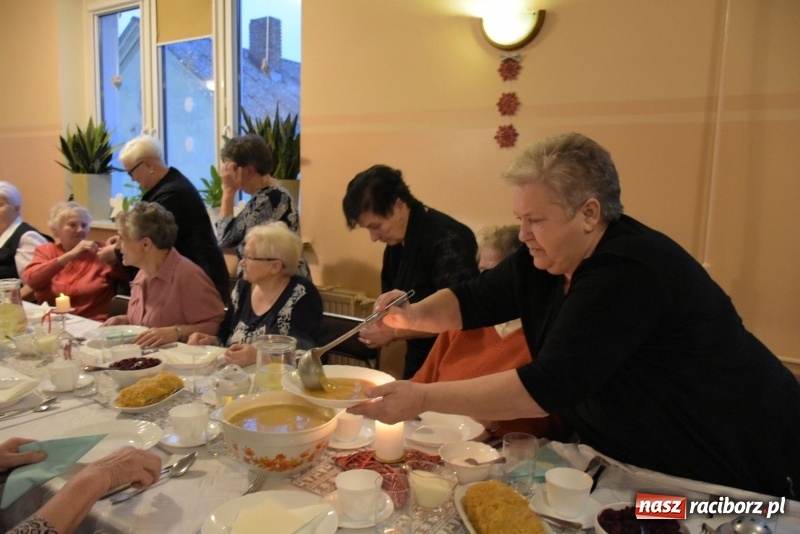 Zdjęcie w galerii na portalu naszraciborz.pl: Gdy pierwsza gwiazdka na niebie zabłyśnie...  wiadomości z regionu