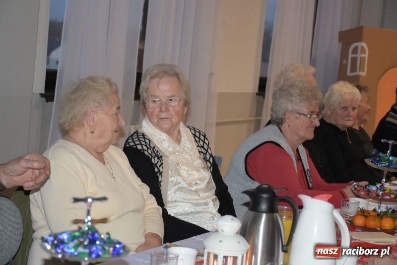 Zdjęcie w galerii na portalu naszraciborz.pl: Gdy pierwsza gwiazdka na niebie zabłyśnie...  wiadomości z regionu