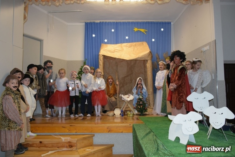 Zdjęcie w galerii na portalu naszraciborz.pl: Gdy pierwsza gwiazdka na niebie zabłyśnie...  wiadomości z regionu