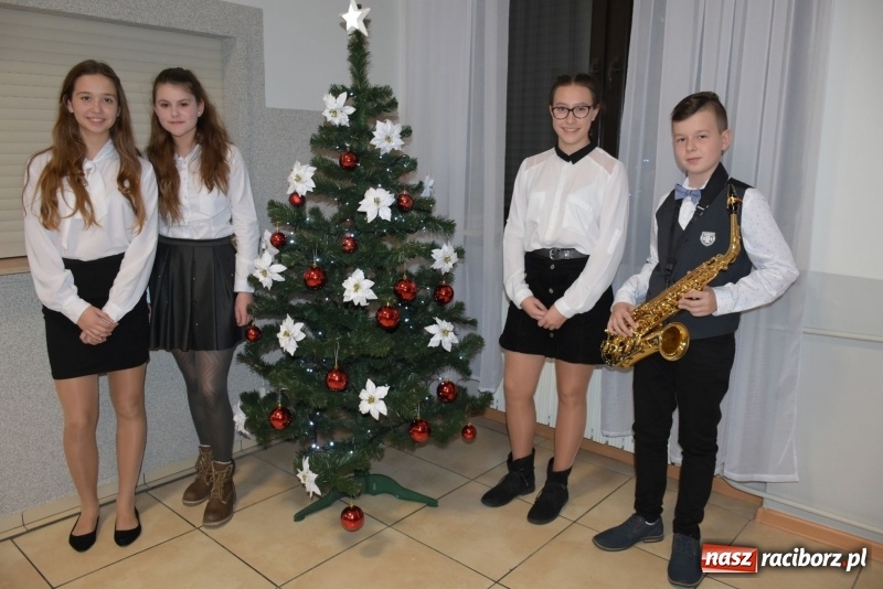 Zdjęcie w galerii na portalu naszraciborz.pl: Gdy pierwsza gwiazdka na niebie zabłyśnie...  wiadomości z regionu