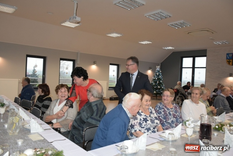 Zdjęcie w galerii na portalu naszraciborz.pl: Gdy pierwsza gwiazdka na niebie zabłyśnie...  wiadomości z regionu